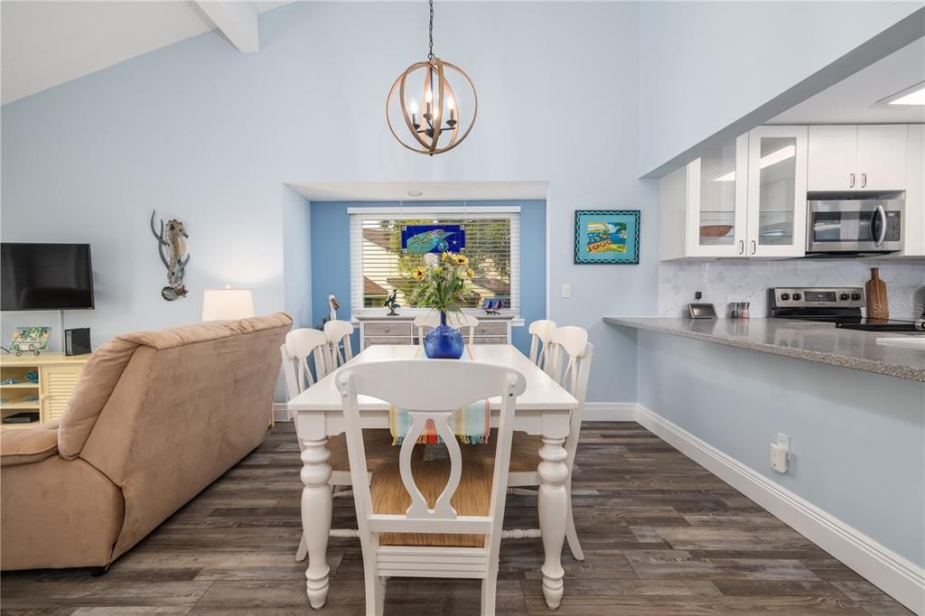 В аренду: $2,000 (2 спален, 1 ванн, 1053 Квадратных фут)