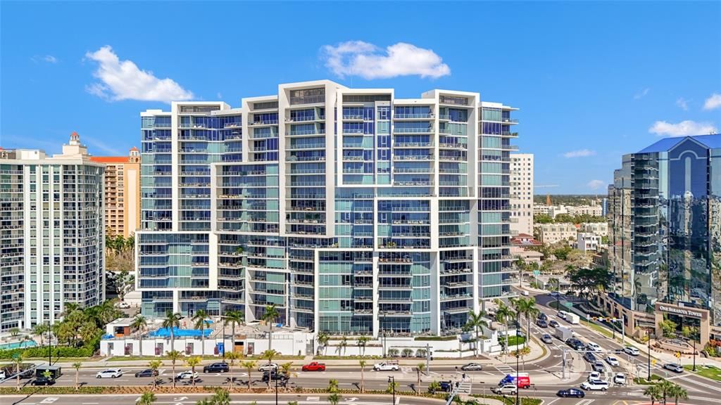 Active With Contract: $1,500,000 (2 beds, 2 baths, 1591 Square Feet)