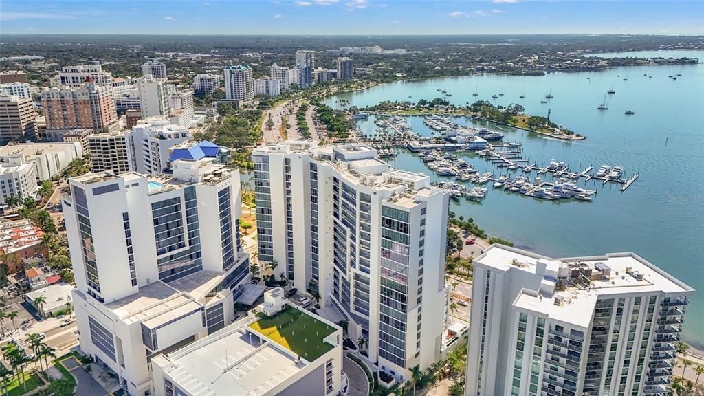 Active With Contract: $1,500,000 (2 beds, 2 baths, 1591 Square Feet)