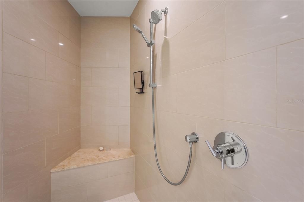 Active With Contract: $1,500,000 (2 beds, 2 baths, 1591 Square Feet)