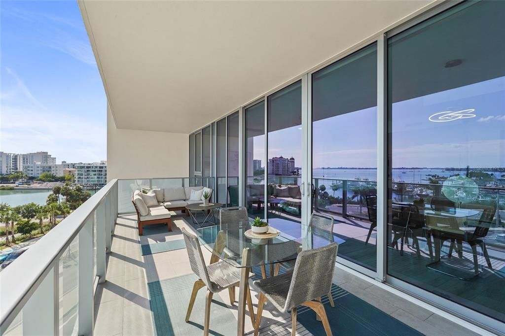 Active With Contract: $1,500,000 (2 beds, 2 baths, 1591 Square Feet)
