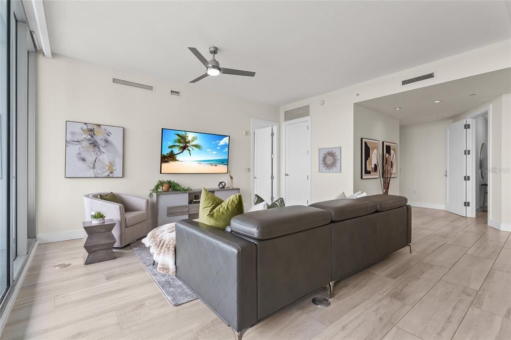 Active With Contract: $1,500,000 (2 beds, 2 baths, 1591 Square Feet)