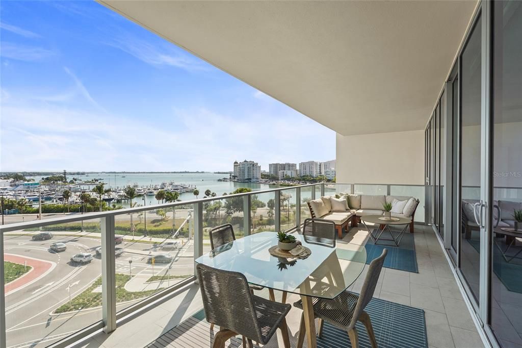 Active With Contract: $1,500,000 (2 beds, 2 baths, 1591 Square Feet)