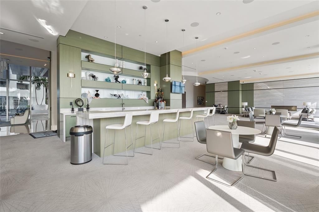 Active With Contract: $1,500,000 (2 beds, 2 baths, 1591 Square Feet)