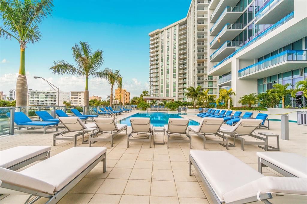 Active With Contract: $1,500,000 (2 beds, 2 baths, 1591 Square Feet)