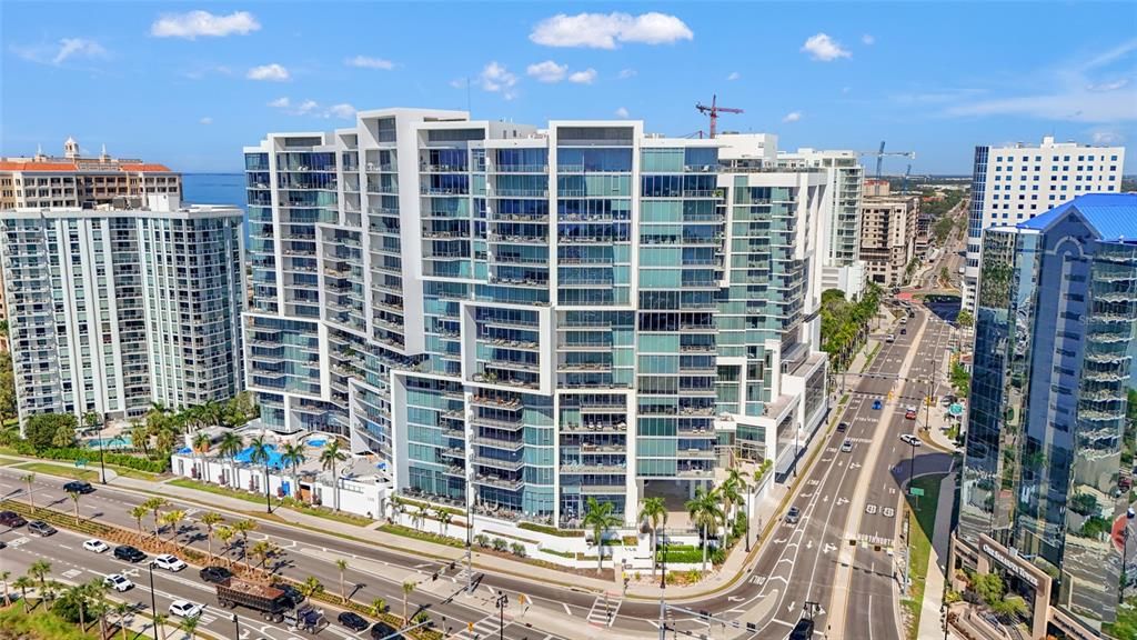 Active With Contract: $1,500,000 (2 beds, 2 baths, 1591 Square Feet)