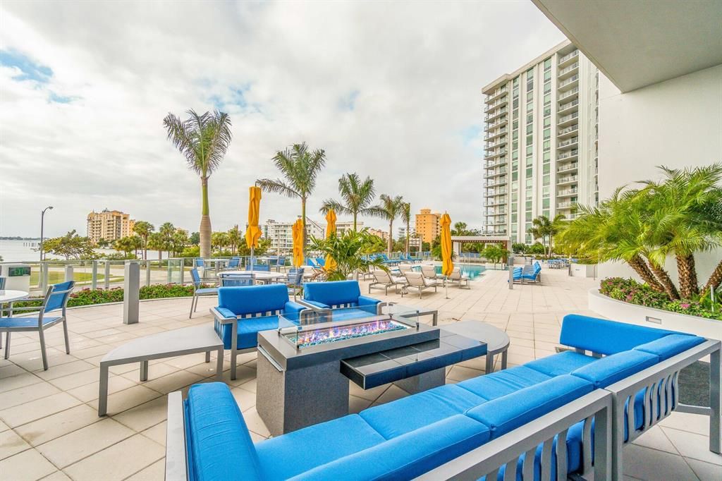 Active With Contract: $1,500,000 (2 beds, 2 baths, 1591 Square Feet)