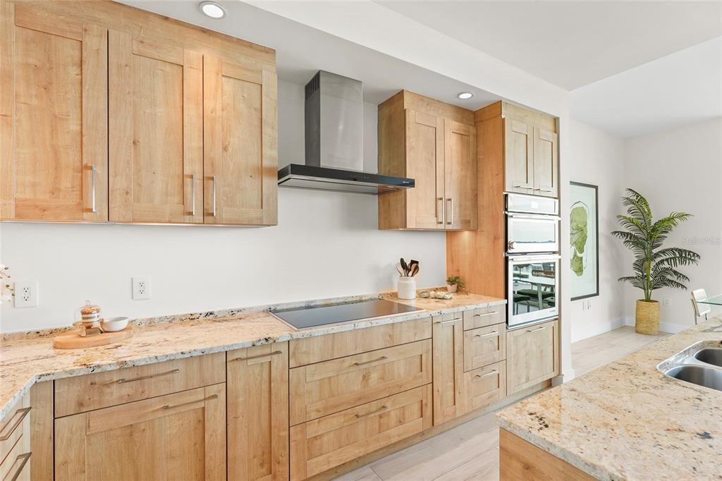 Active With Contract: $1,500,000 (2 beds, 2 baths, 1591 Square Feet)