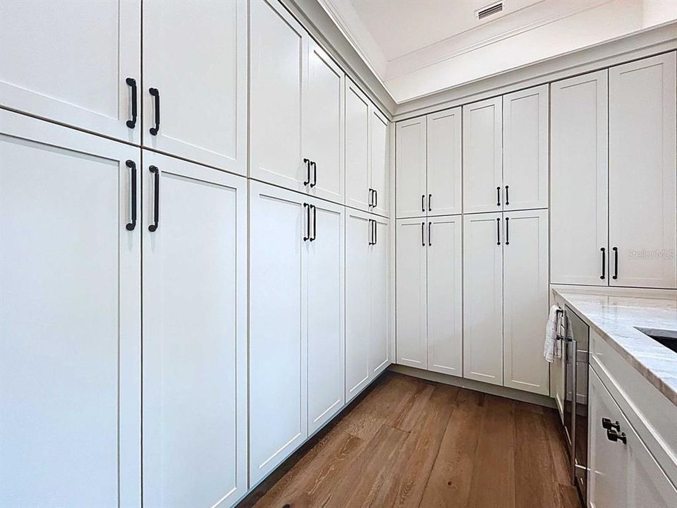 For Sale: $2,750,000 (5 beds, 5 baths, 4285 Square Feet)