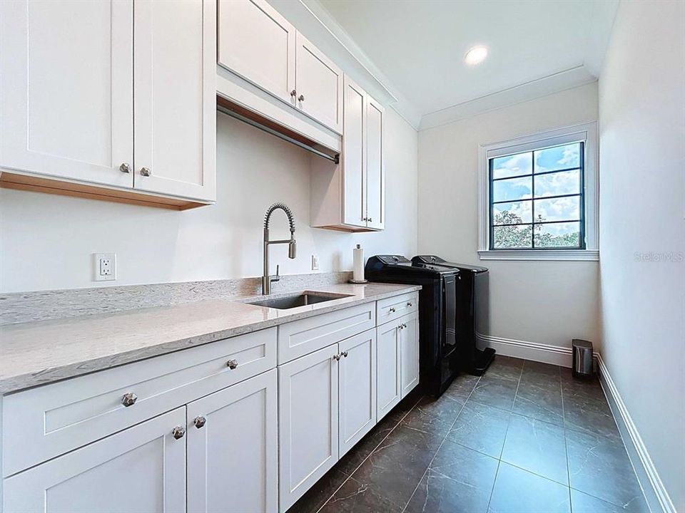 For Sale: $2,750,000 (5 beds, 5 baths, 4285 Square Feet)