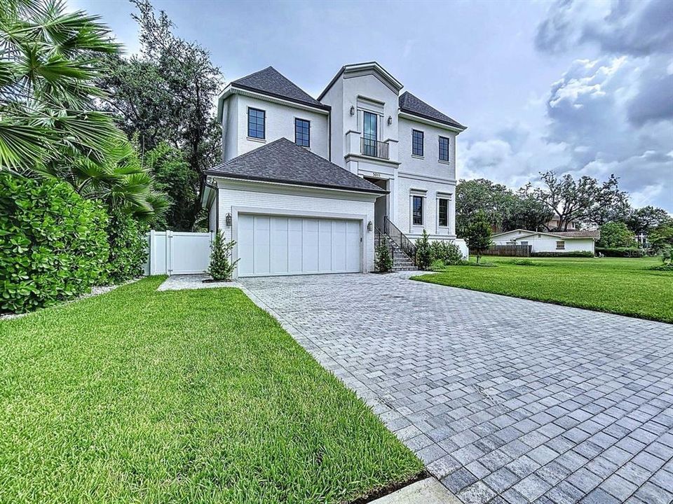 For Sale: $2,750,000 (5 beds, 5 baths, 4285 Square Feet)