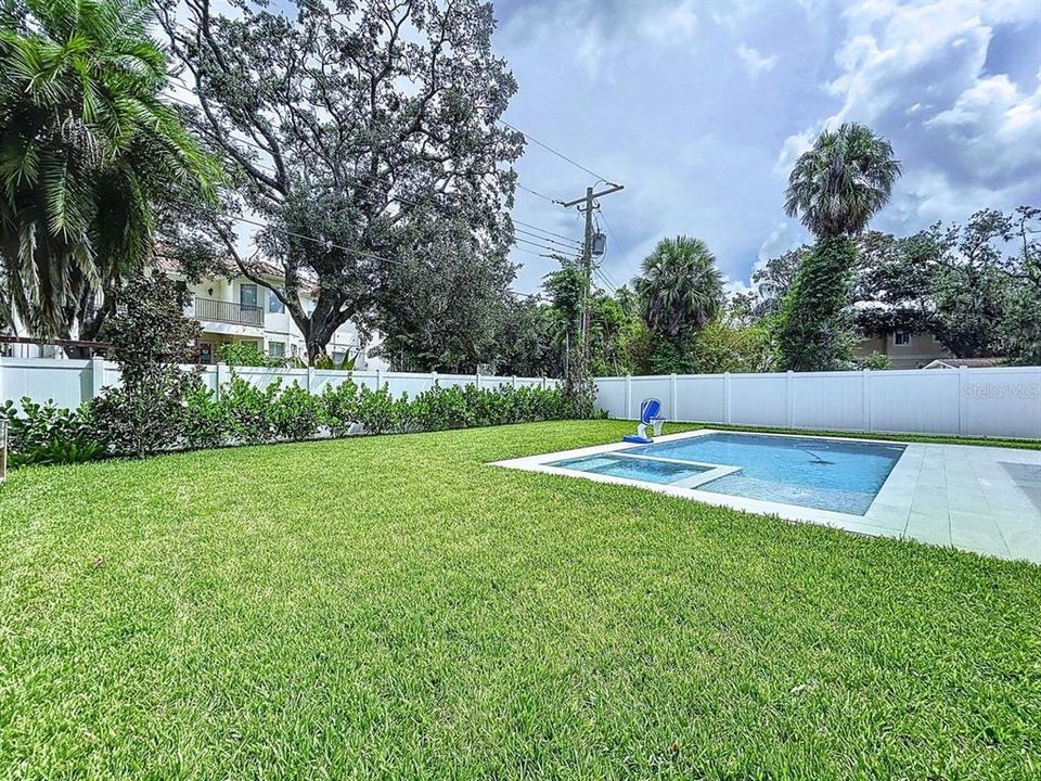 For Sale: $2,750,000 (5 beds, 5 baths, 4285 Square Feet)