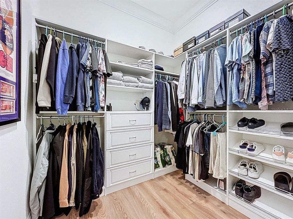 For Sale: $2,750,000 (5 beds, 5 baths, 4285 Square Feet)