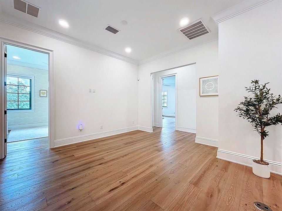 For Sale: $2,750,000 (5 beds, 5 baths, 4285 Square Feet)