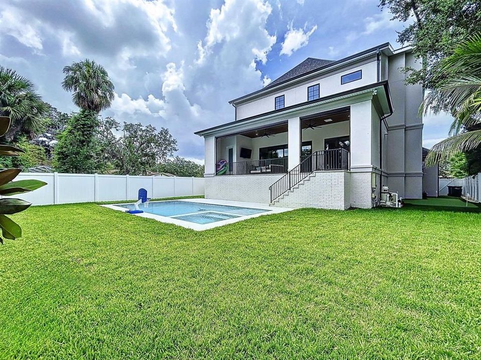 For Sale: $2,750,000 (5 beds, 5 baths, 4285 Square Feet)