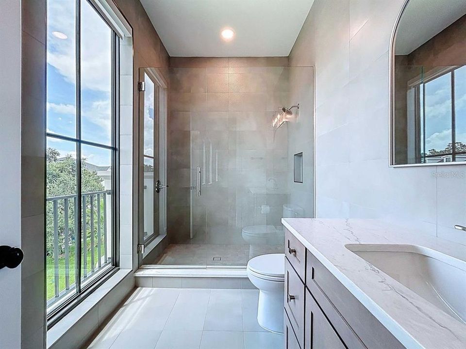 For Sale: $2,750,000 (5 beds, 5 baths, 4285 Square Feet)