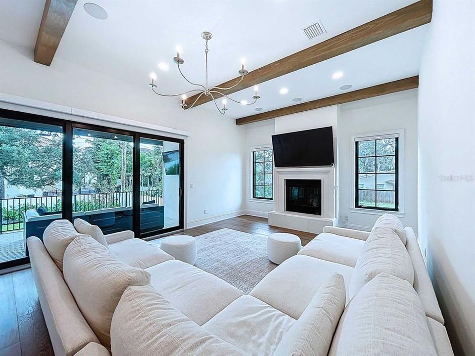 For Sale: $2,750,000 (5 beds, 5 baths, 4285 Square Feet)