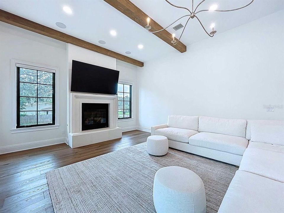 For Sale: $2,750,000 (5 beds, 5 baths, 4285 Square Feet)