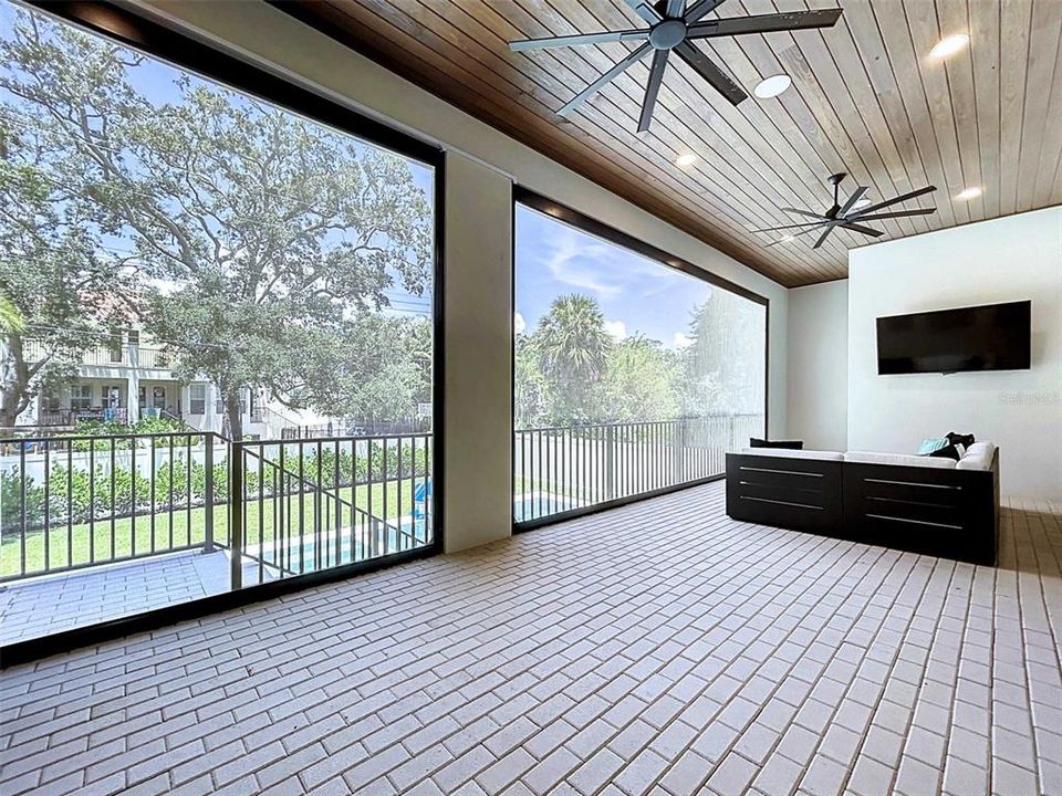 For Sale: $2,750,000 (5 beds, 5 baths, 4285 Square Feet)