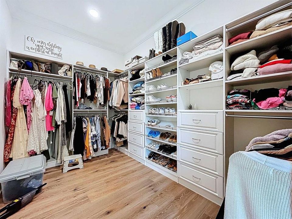 For Sale: $2,750,000 (5 beds, 5 baths, 4285 Square Feet)