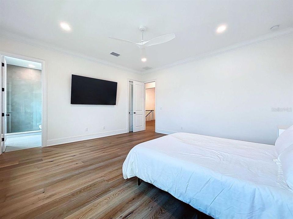 For Sale: $2,750,000 (5 beds, 5 baths, 4285 Square Feet)