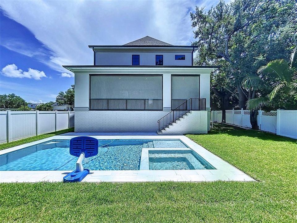 For Sale: $2,750,000 (5 beds, 5 baths, 4285 Square Feet)