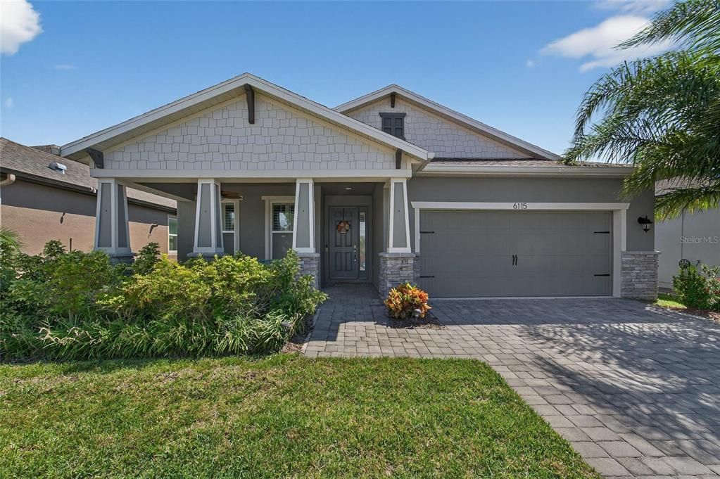 合同活跃: $559,000 (4 贝兹, 2 浴室, 2220 平方英尺)