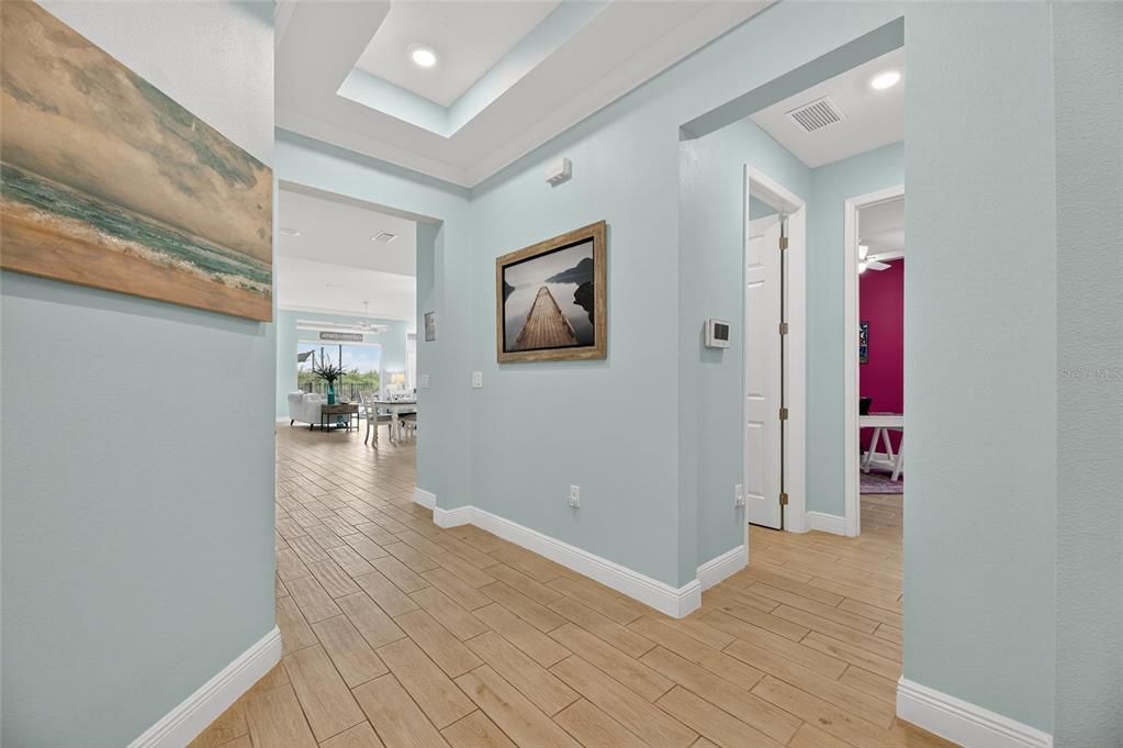 合同活跃: $559,000 (4 贝兹, 2 浴室, 2220 平方英尺)