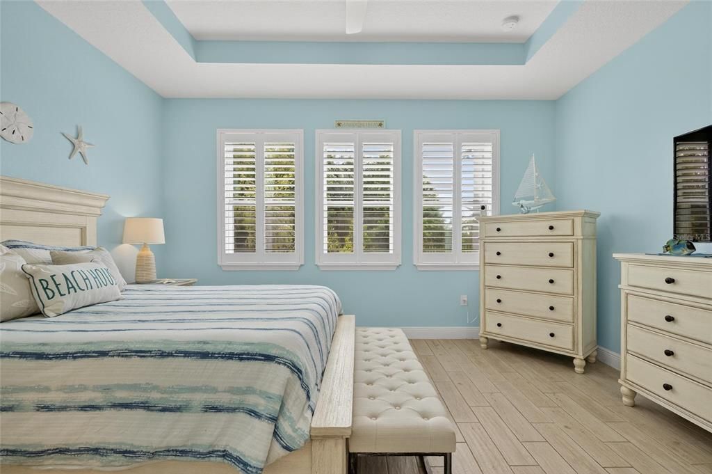 合同活跃: $559,000 (4 贝兹, 2 浴室, 2220 平方英尺)