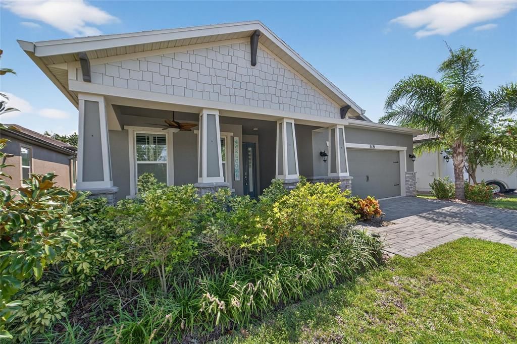 合同活跃: $559,000 (4 贝兹, 2 浴室, 2220 平方英尺)