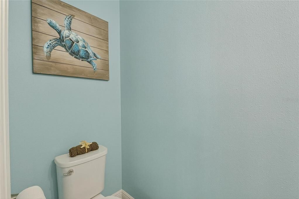 合同活跃: $559,000 (4 贝兹, 2 浴室, 2220 平方英尺)