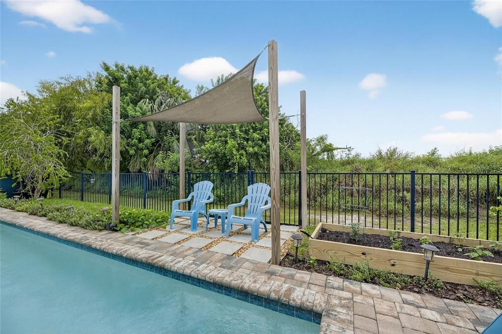 合同活跃: $559,000 (4 贝兹, 2 浴室, 2220 平方英尺)