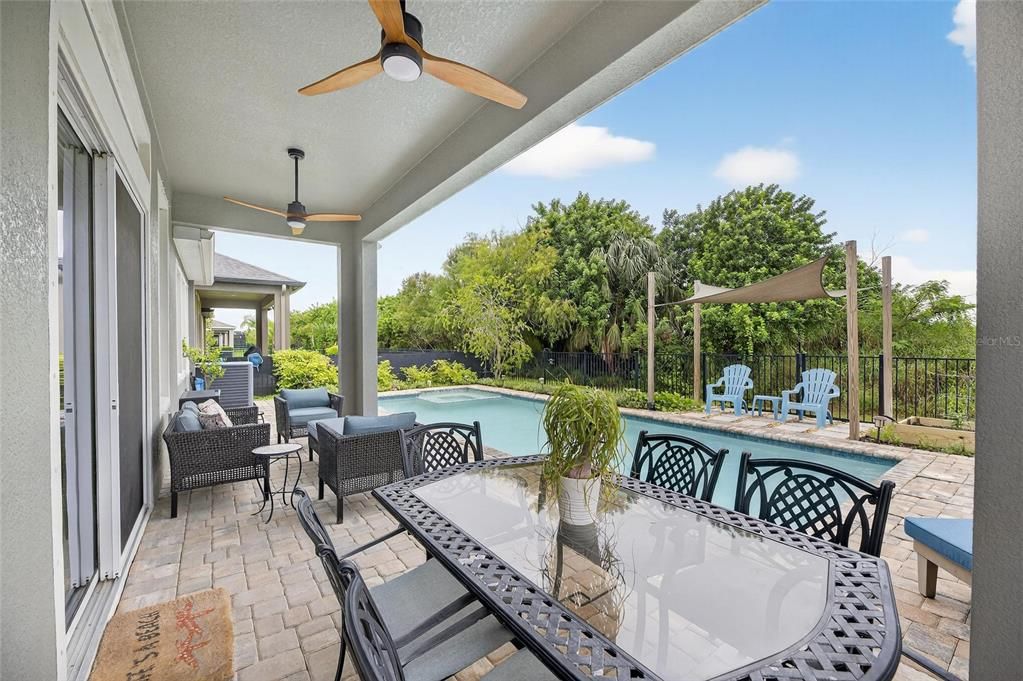 合同活跃: $559,000 (4 贝兹, 2 浴室, 2220 平方英尺)