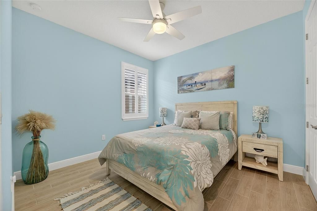 合同活跃: $559,000 (4 贝兹, 2 浴室, 2220 平方英尺)