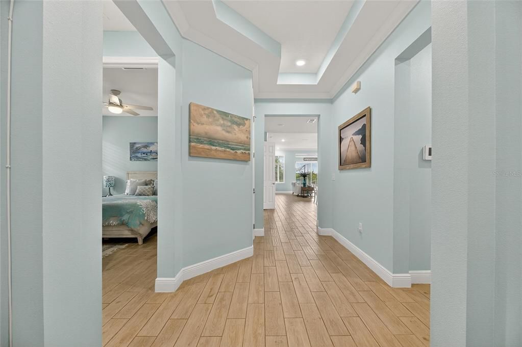 合同活跃: $559,000 (4 贝兹, 2 浴室, 2220 平方英尺)