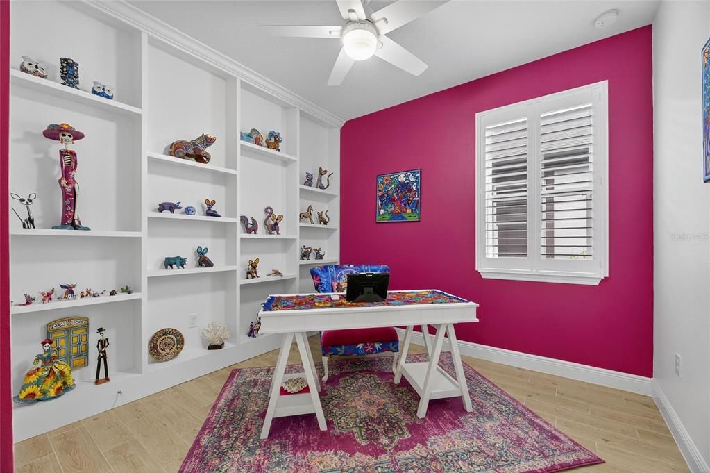 合同活跃: $559,000 (4 贝兹, 2 浴室, 2220 平方英尺)