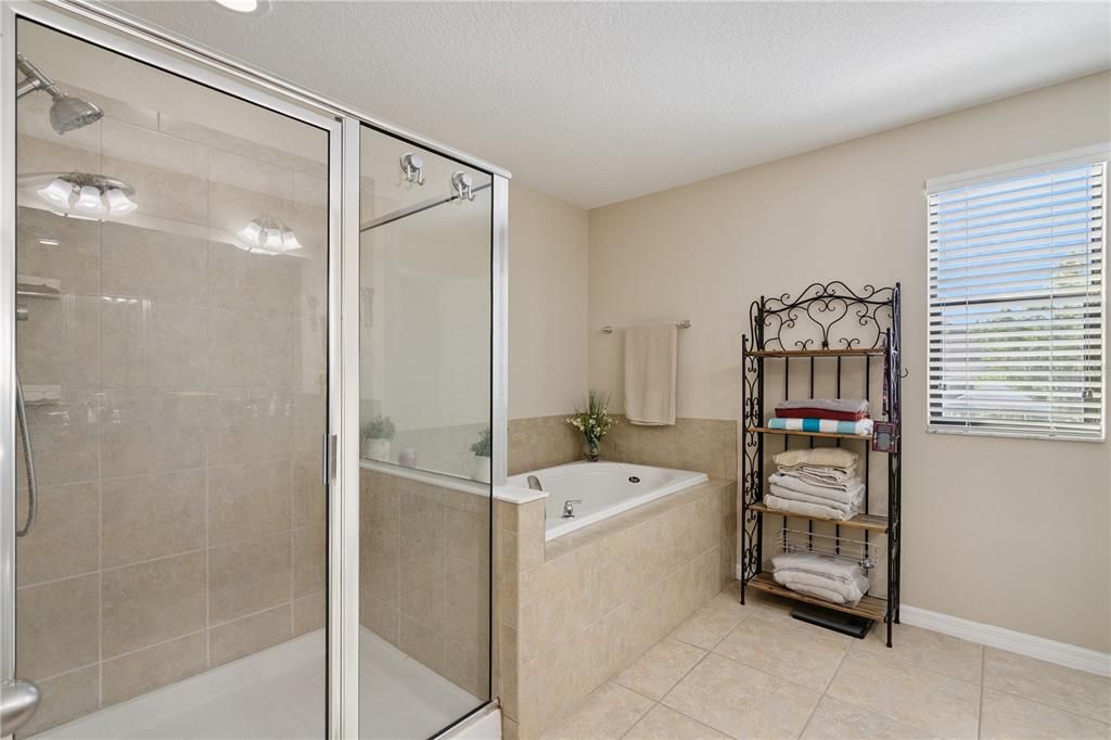 На продажу: $649,900 (4 спален, 3 ванн, 2813 Квадратных фут)