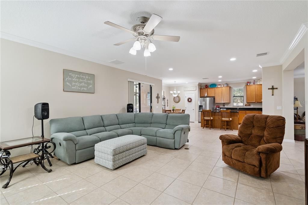 На продажу: $649,900 (4 спален, 3 ванн, 2813 Квадратных фут)