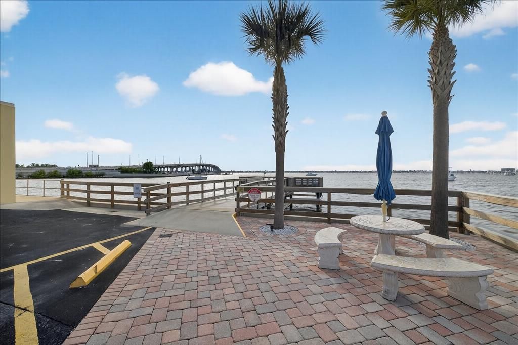 На продажу: $299,000 (1 спален, 2 ванн, 1050 Квадратных фут)