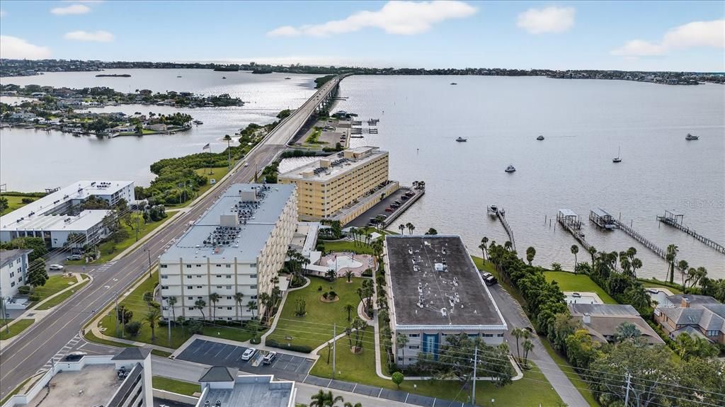 На продажу: $299,000 (1 спален, 2 ванн, 1050 Квадратных фут)