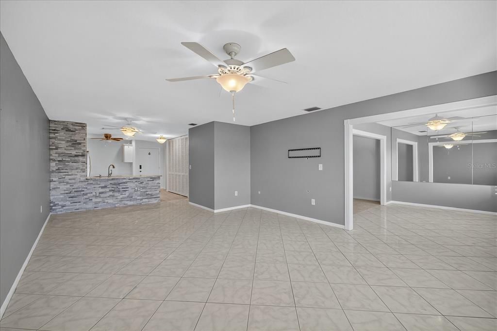 На продажу: $299,000 (1 спален, 2 ванн, 1050 Квадратных фут)