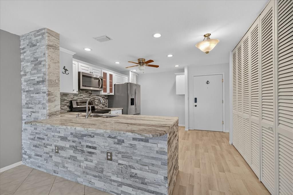 На продажу: $299,000 (1 спален, 2 ванн, 1050 Квадратных фут)