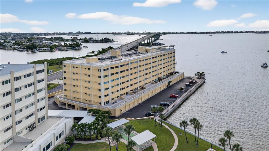 На продажу: $299,000 (1 спален, 2 ванн, 1050 Квадратных фут)