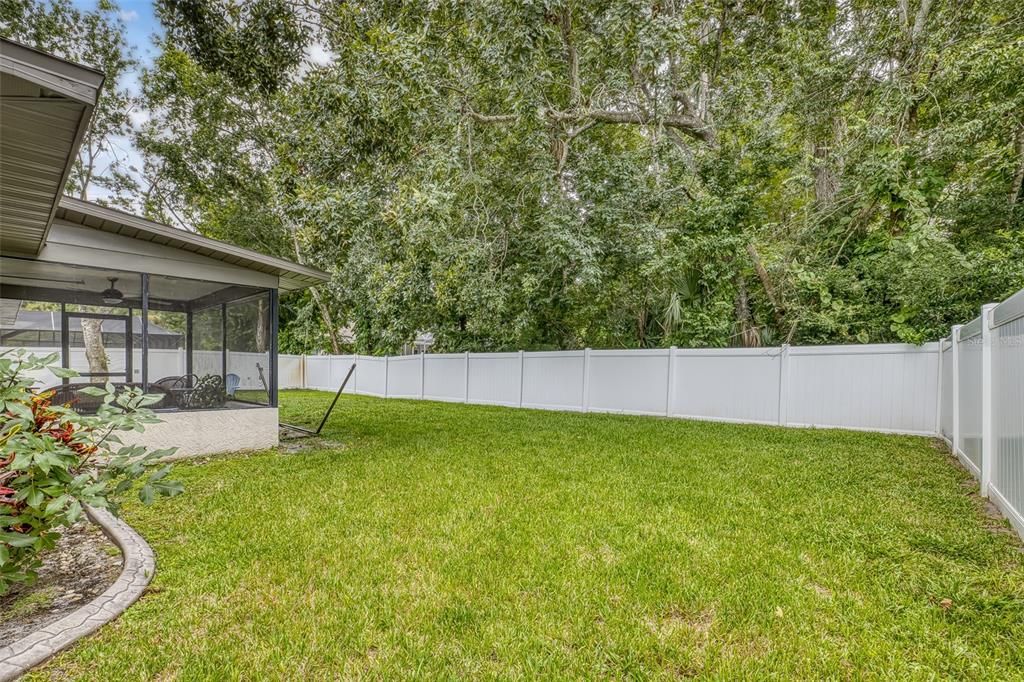 Под контрактом: $349,900 (3 спален, 2 ванн, 1329 Квадратных фут)