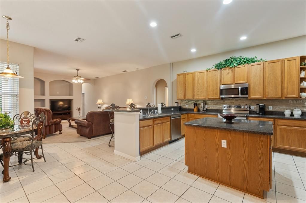 Active With Contract: $349,900 (4 beds, 3 baths, 2414 Square Feet)