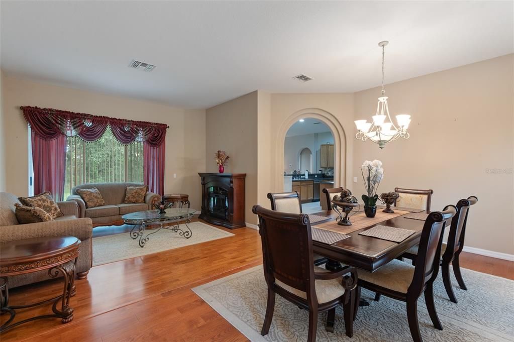 Active With Contract: $349,900 (4 beds, 3 baths, 2414 Square Feet)