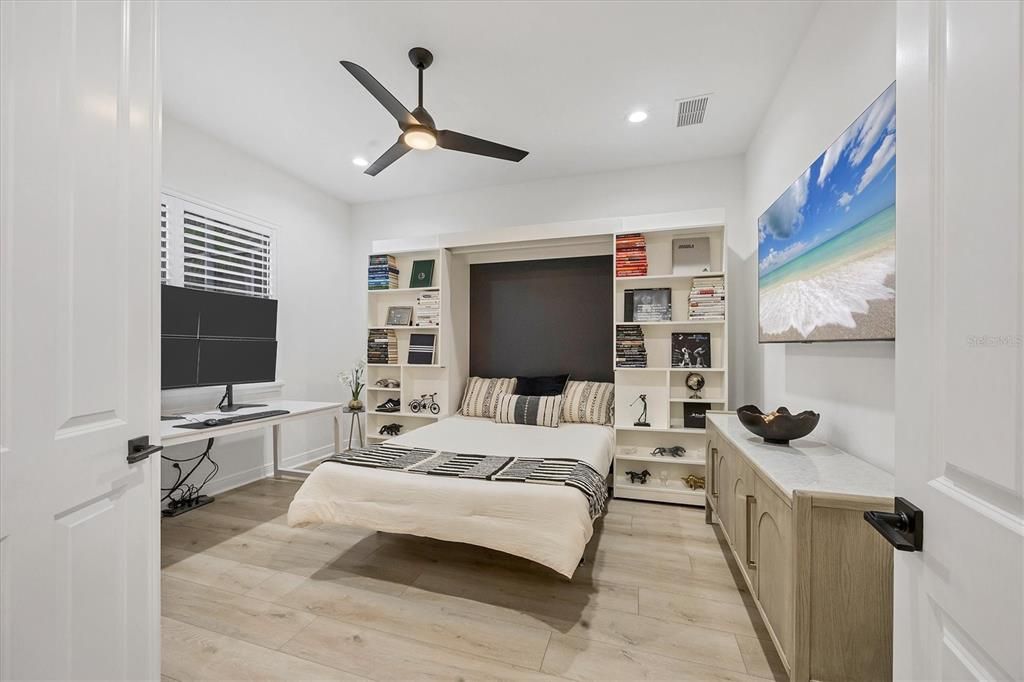 合同活跃: $1,325,000 (3 贝兹, 3 浴室, 2706 平方英尺)