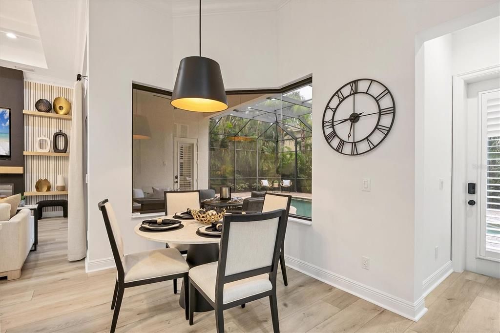 合同活跃: $1,325,000 (3 贝兹, 3 浴室, 2706 平方英尺)