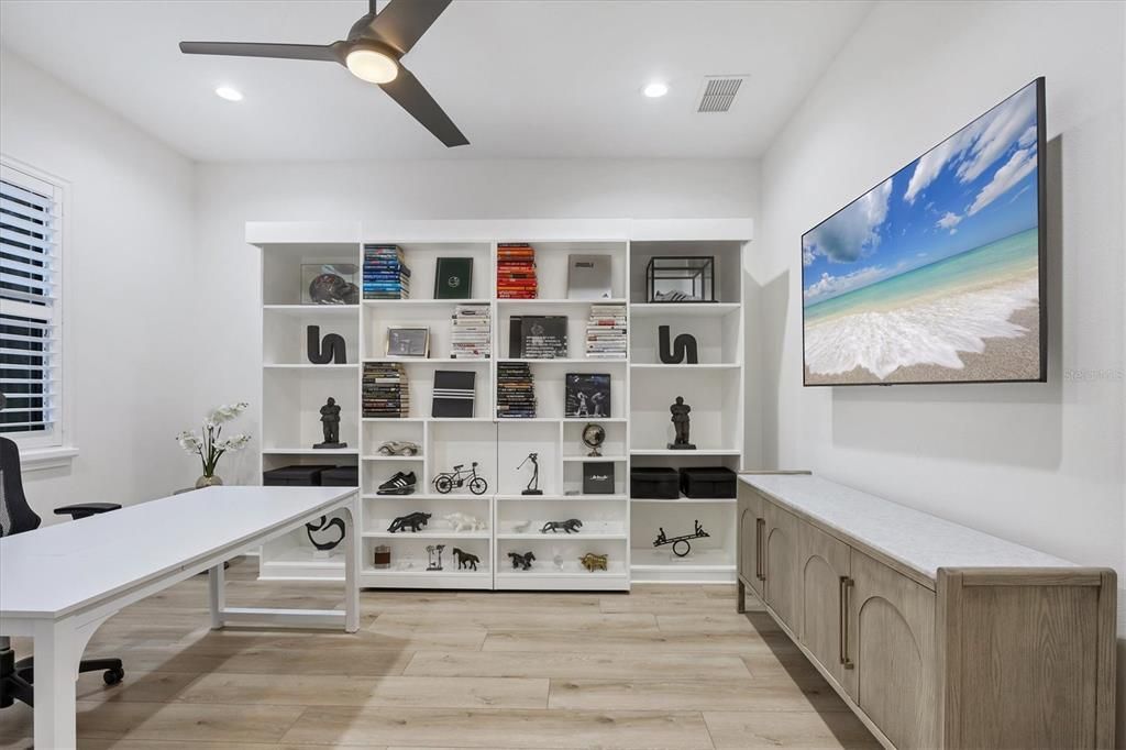 合同活跃: $1,325,000 (3 贝兹, 3 浴室, 2706 平方英尺)