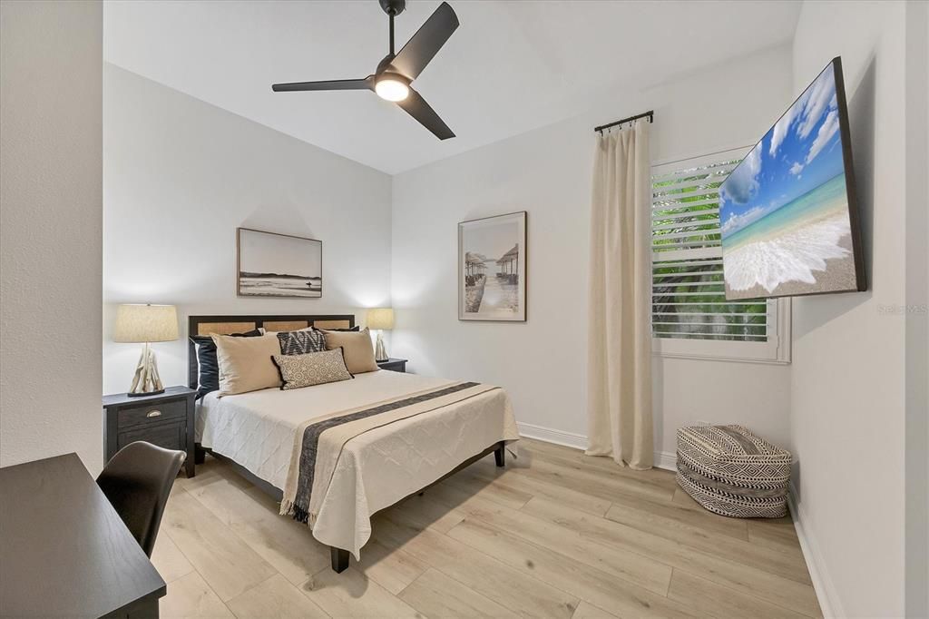 合同活跃: $1,325,000 (3 贝兹, 3 浴室, 2706 平方英尺)